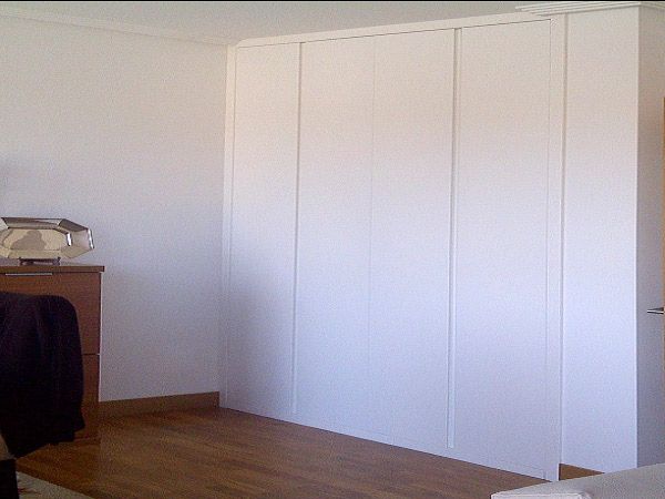 armarios-pasillos-puertas-blancas-orio