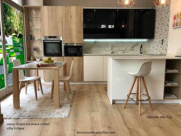 taburetes-altos-asiento-color-negro